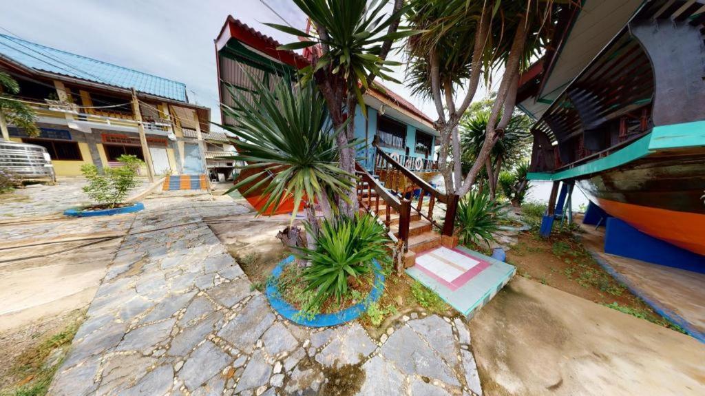 Rimtalay Resort Koh Si Chang Extérieur photo